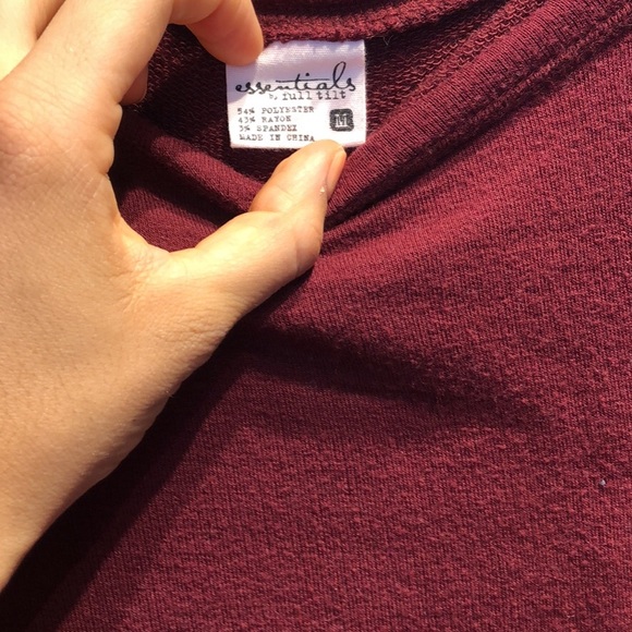 Very soft maroon pullover - Picture 3 of 3